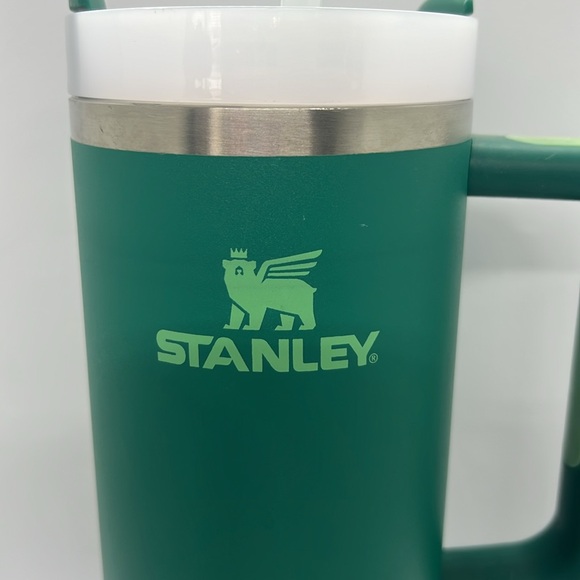 Stanley Cup Quencher H2.0 30oz Tumbler Preowned - Picture 2 of 9